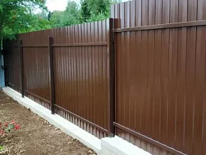 Ограждение из профильного листа купить Москва